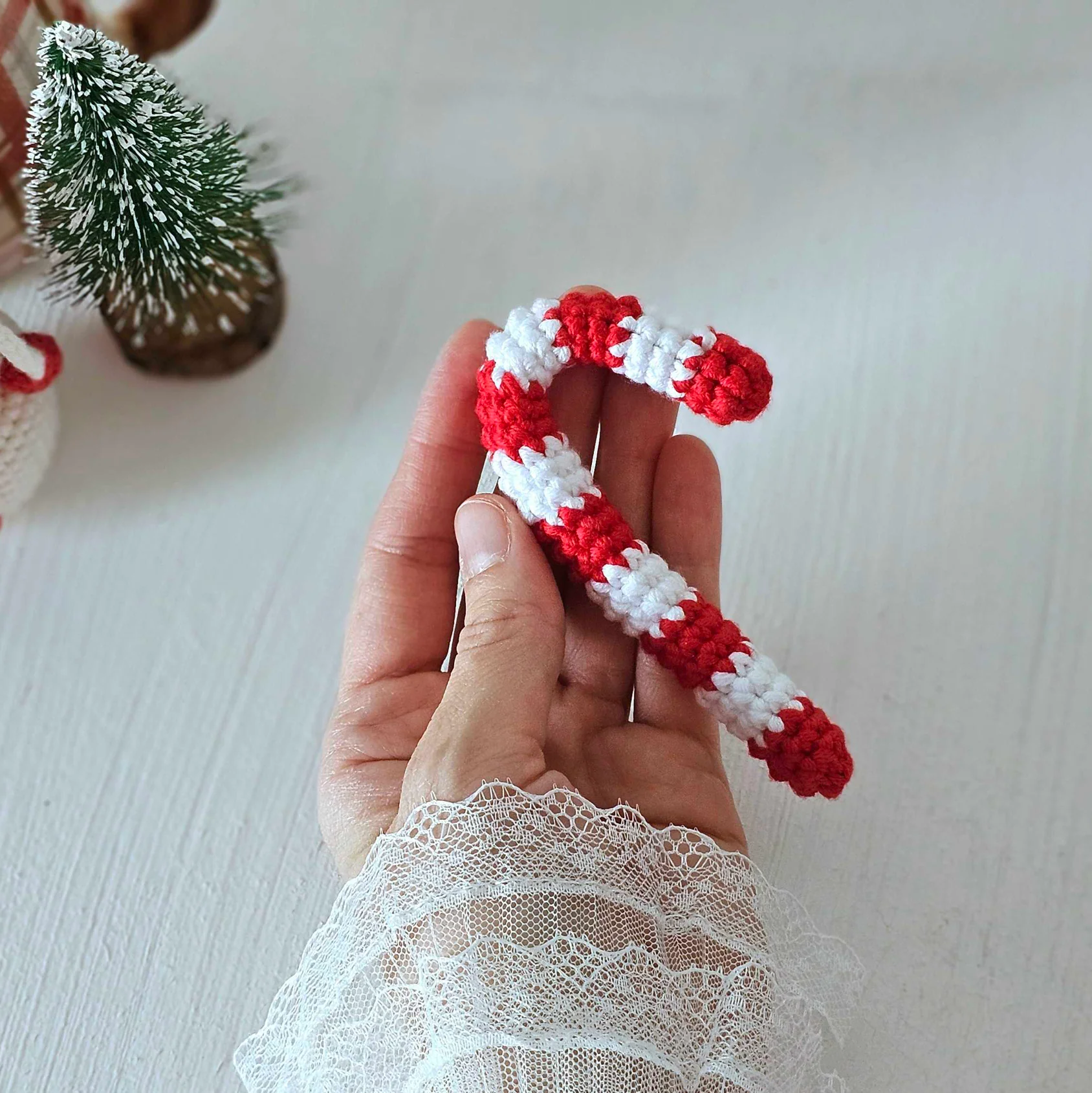 Crochet Kit: Candy Cane Yarn & Card Kit - Image 10